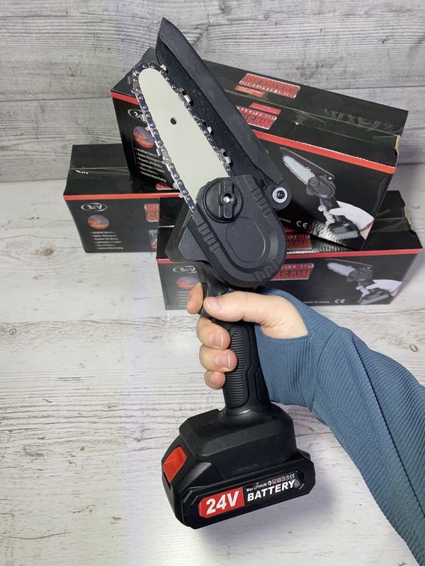 Як вибрати акумуляторну бензопилу: види та характеристики